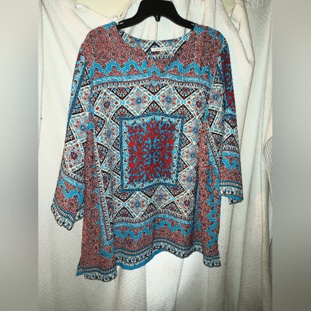 Violet & Claire Notched Neck Lightweight Tunic Size 2X